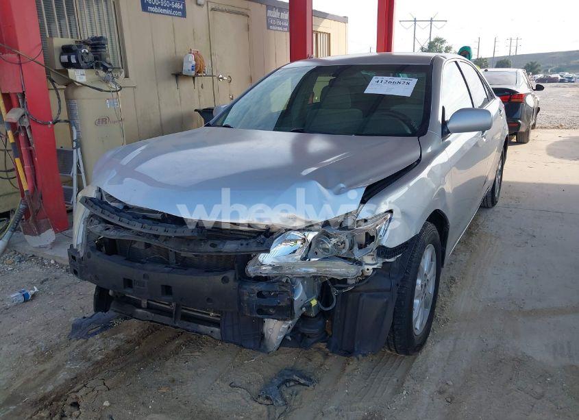 Photo 2 of 2010 Toyota Camry LE (VIN 4T1BF3EK1AU071278)