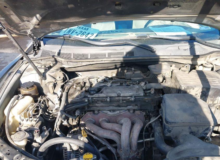 Photo 10 of 2010 Toyota Camry LE (VIN 4T1BF3EK1AU074374)