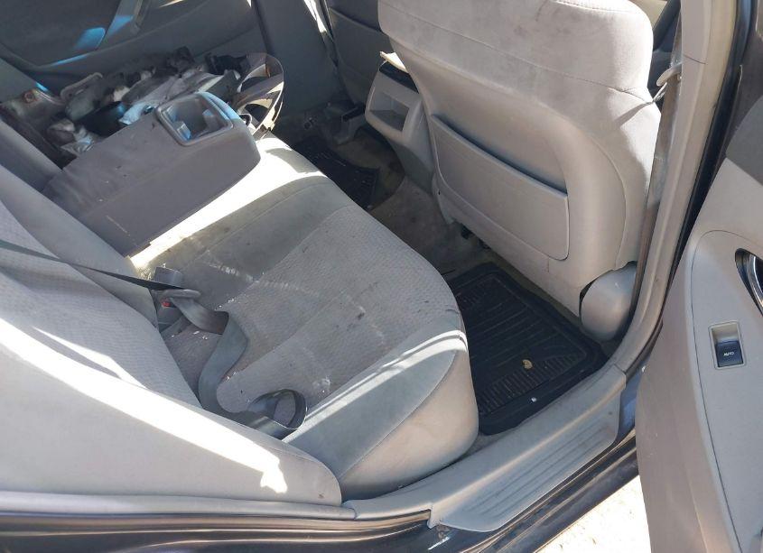 Photo 8 of 2010 Toyota Camry LE (VIN 4T1BF3EK1AU074374)