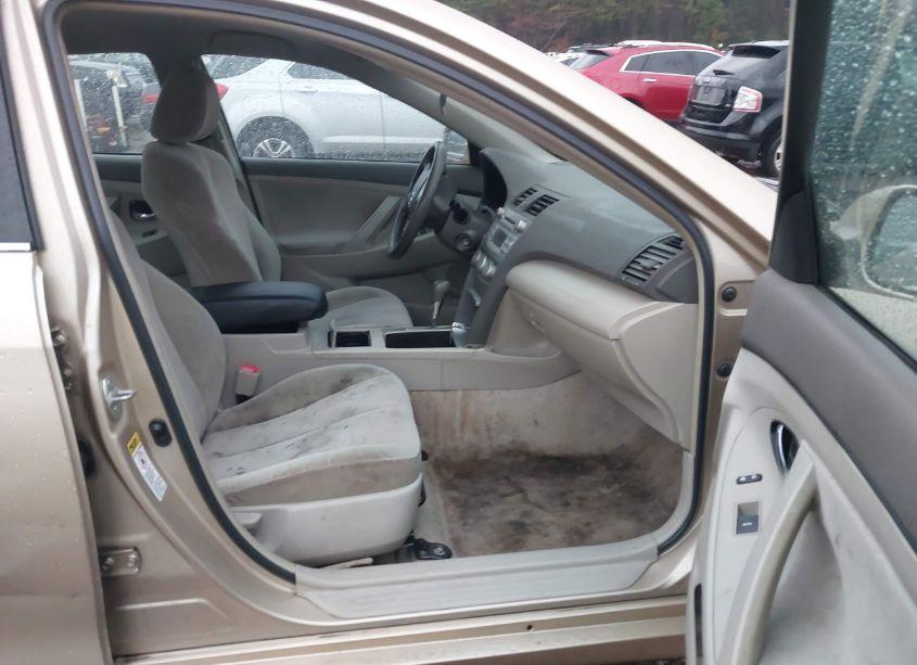 Photo 5 of 2010 Toyota Camry LE/SE/XLE (VIN 4T1BF3EK1AU078327)