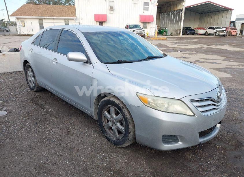 2010 Toyota Camry LE (VIN 4T1BF3EK1AU090350) main photo