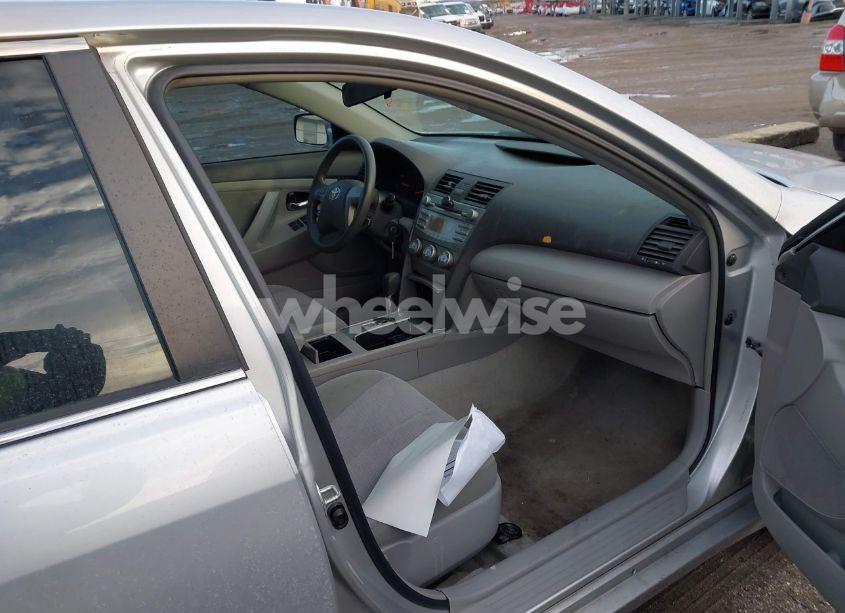 Photo 5 of 2010 Toyota Camry LE (VIN 4T1BF3EK1AU090350)