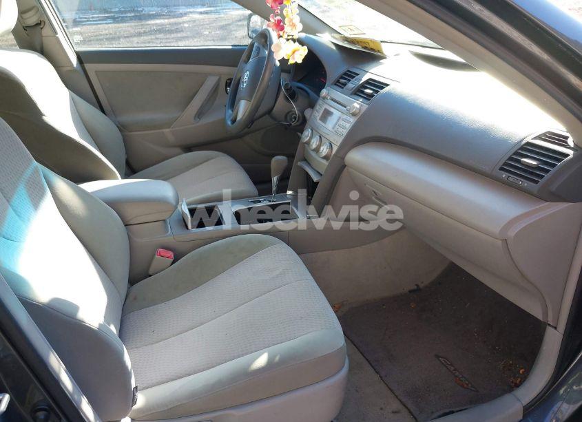 Photo 5 of 2010 Toyota Camry LE (VIN 4T1BF3EK1AU097928)