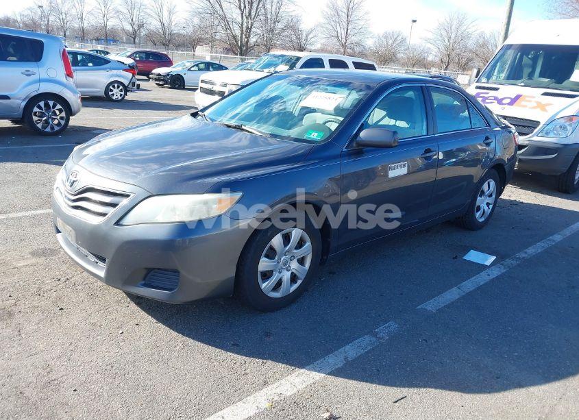 Photo 2 of 2010 Toyota Camry LE (VIN 4T1BF3EK1AU102335)