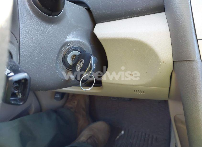 Photo 11 of 2010 Toyota Camry LE (VIN 4T1BF3EK1AU103937)