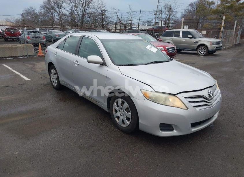 2010 Toyota Camry LE (VIN 4T1BF3EK1AU104649) main photo