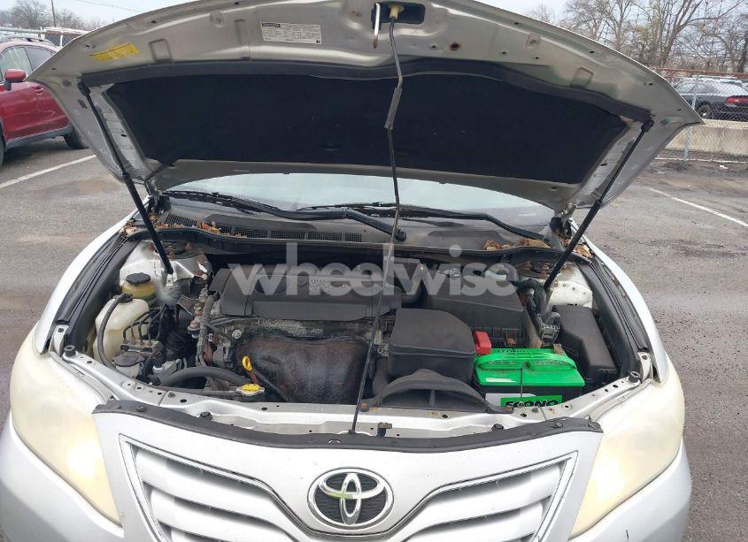 Photo 10 of 2010 Toyota Camry LE (VIN 4T1BF3EK1AU104649)