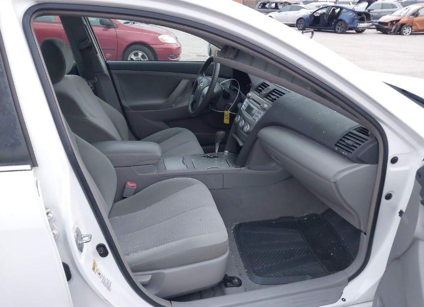 Photo 5 of 2010 Toyota Camry LE (VIN 4T1BF3EK1AU512312)