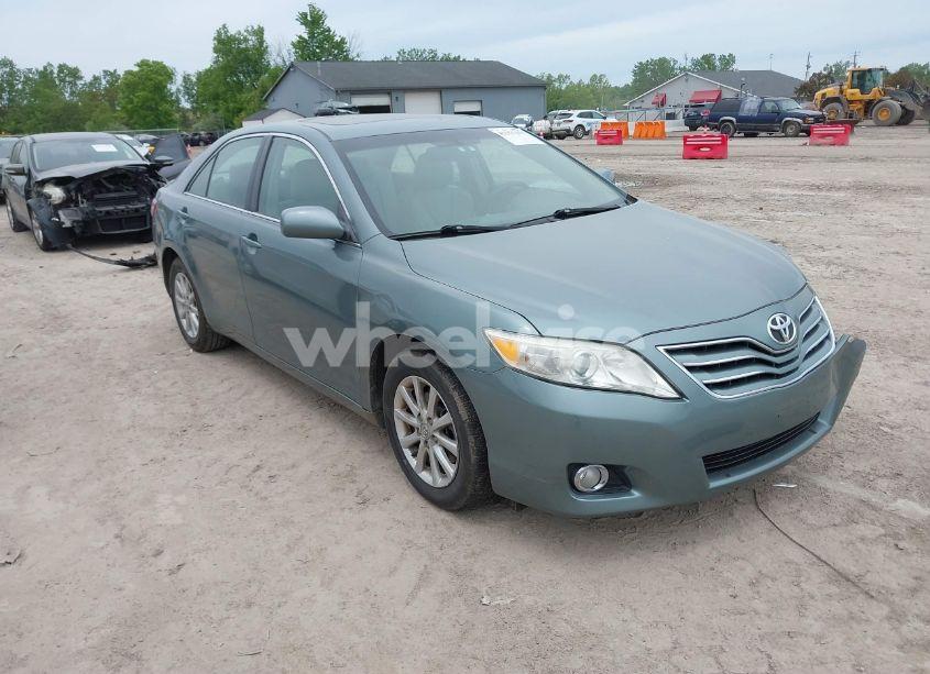 2010 Toyota Camry XLE (VIN 4T1BF3EK1AU512505) main photo