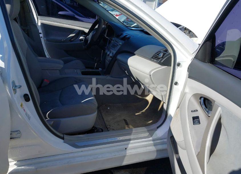 Photo 5 of 2010 Toyota Camry SE (VIN 4T1BF3EK1AU515310)