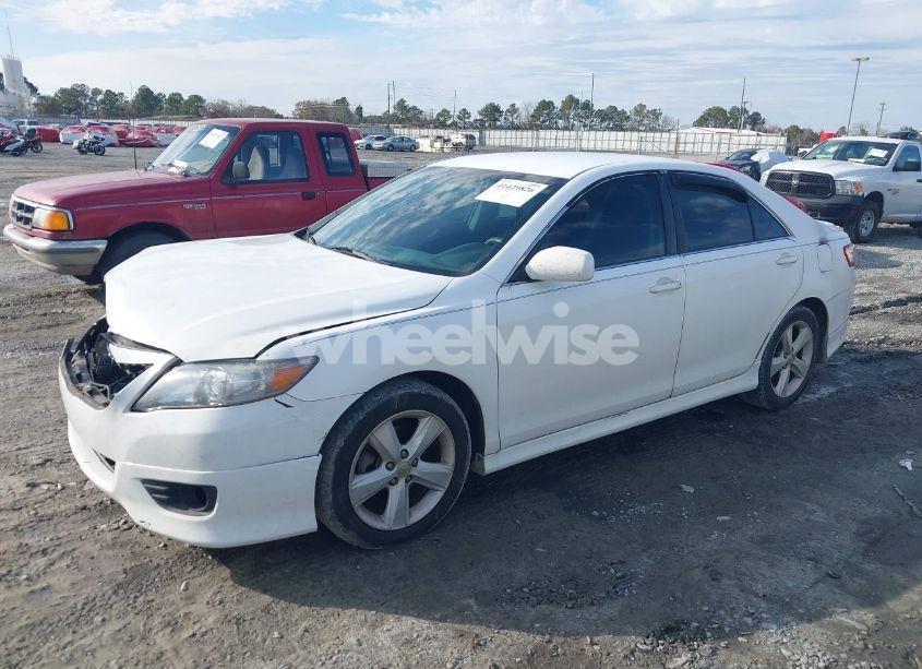 Photo 2 of 2010 Toyota Camry SE (VIN 4T1BF3EK1AU522547)