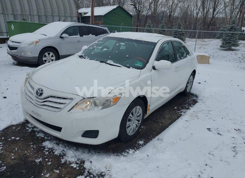 Photo 2 of 2010 Toyota Camry LE (VIN 4T1BF3EK1AU545925)