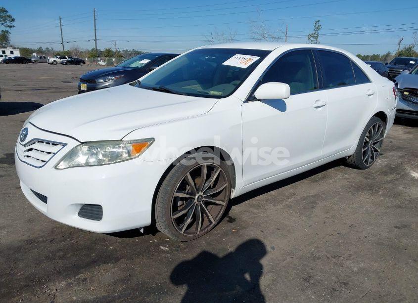 Photo 2 of 2010 Toyota Camry (VIN 4T1BF3EK1AU555337)