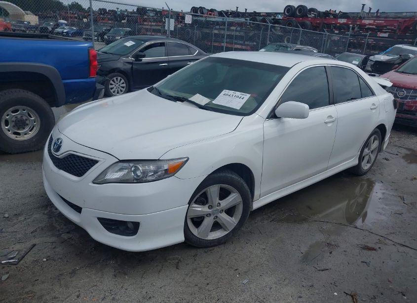 Photo 2 of 2010 Toyota Camry SE (VIN 4T1BF3EK1AU565575)