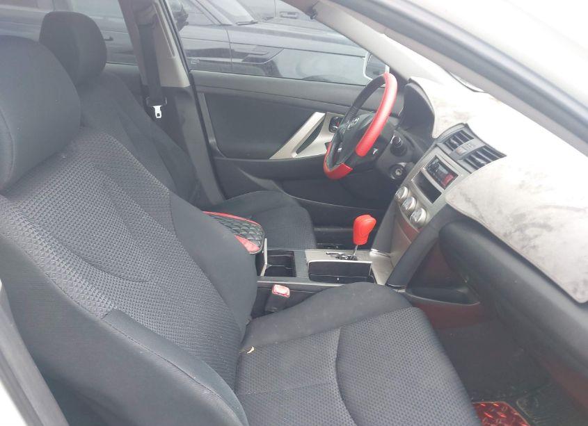 Photo 5 of 2010 Toyota Camry SE (VIN 4T1BF3EK1AU565575)