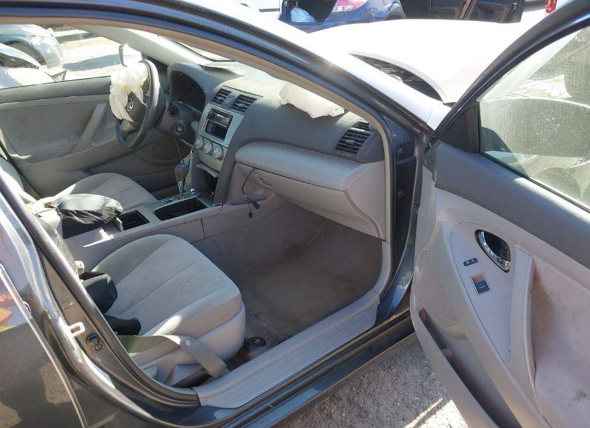 Photo 5 of 2010 Toyota Camry LE (VIN 4T1BF3EK1AU576608)