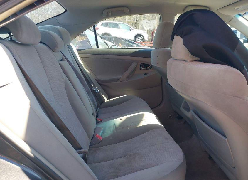 Photo 8 of 2010 Toyota Camry LE (VIN 4T1BF3EK1AU576608)