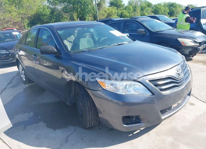 2011 Toyota Camry LE (VIN 4T1BF3EK1BU133120) main photo