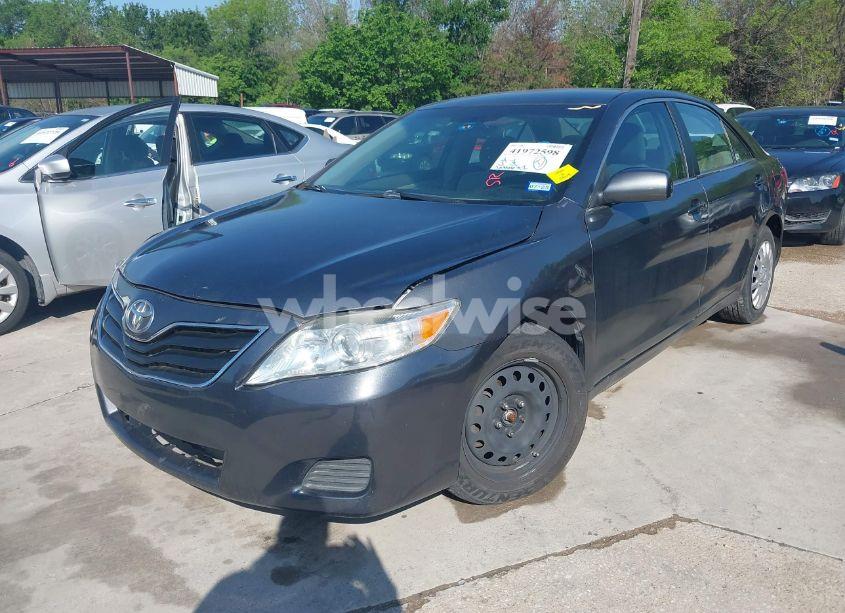 Photo 2 of 2011 Toyota Camry LE (VIN 4T1BF3EK1BU133120)