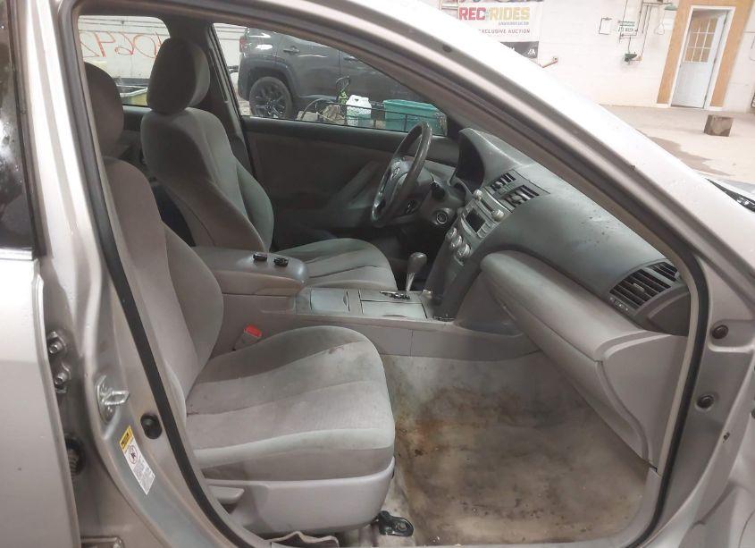 Photo 5 of 2011 Toyota Camry LE (VIN 4T1BF3EK1BU139032)