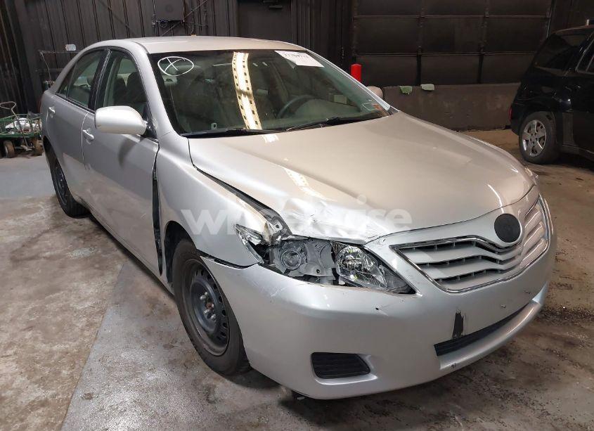 2011 Toyota Camry LE (VIN 4T1BF3EK1BU143243) main photo