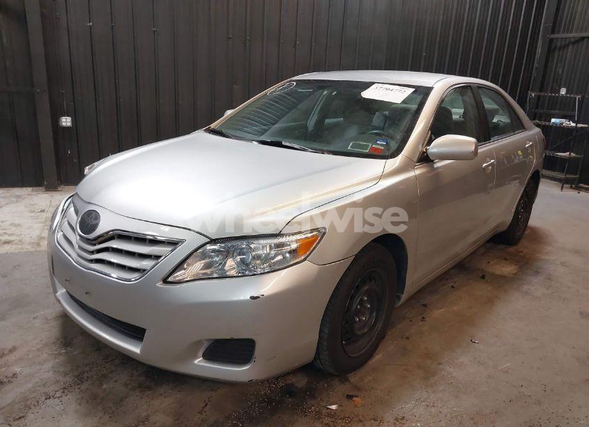 Photo 2 of 2011 Toyota Camry LE (VIN 4T1BF3EK1BU143243)