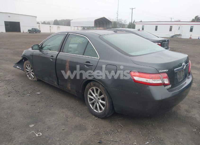 Photo 3 of 2011 Toyota Camry XLE (VIN 4T1BF3EK1BU146207)