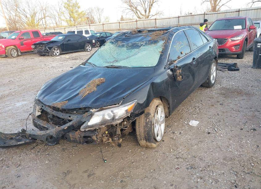 Photo 2 of 2011 Toyota Camry SE (VIN 4T1BF3EK1BU154596)