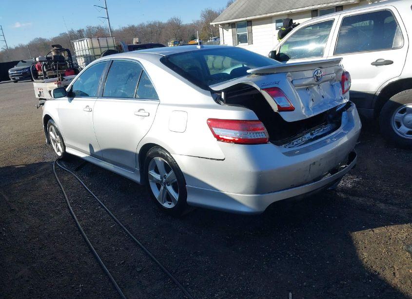 Photo 3 of 2011 Toyota Camry SE (VIN 4T1BF3EK1BU156493)