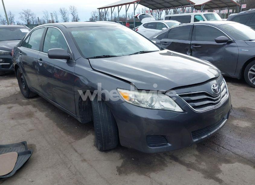 2011 Toyota Camry LE (VIN 4T1BF3EK1BU176453) main photo