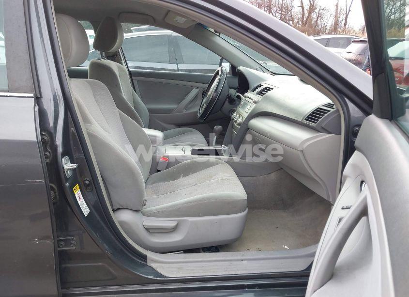 Photo 5 of 2011 Toyota Camry LE (VIN 4T1BF3EK1BU176453)