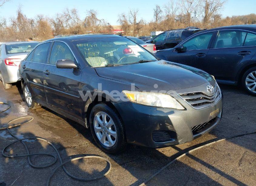 2011 Toyota Camry LE (VIN 4T1BF3EK1BU201674) main photo