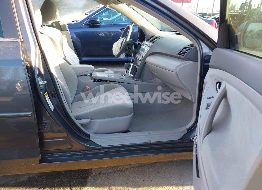 Photo 5 of 2011 Toyota Camry LE (VIN 4T1BF3EK1BU201674)