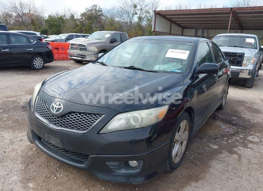 Photo 2 of 2011 Toyota Camry SE (VIN 4T1BF3EK1BU215249)