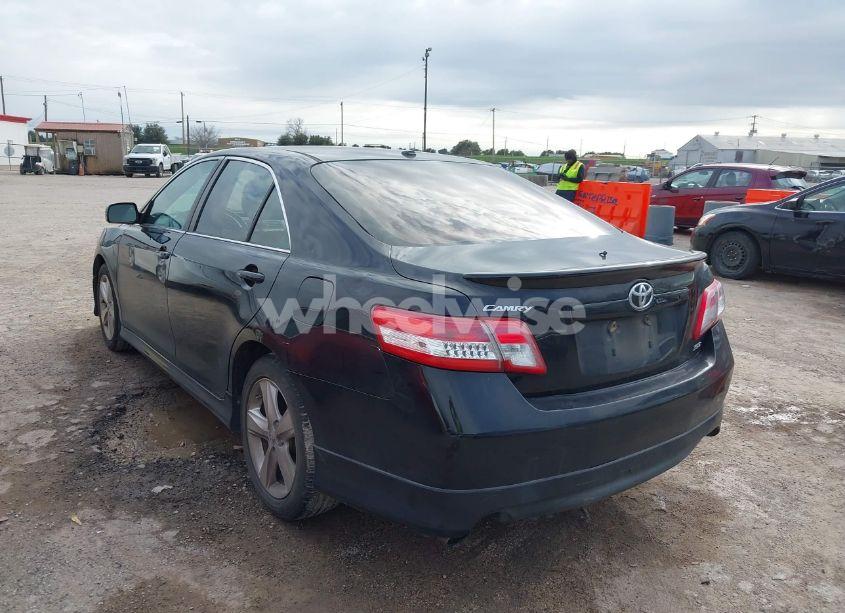 Photo 3 of 2011 Toyota Camry SE (VIN 4T1BF3EK1BU215249)