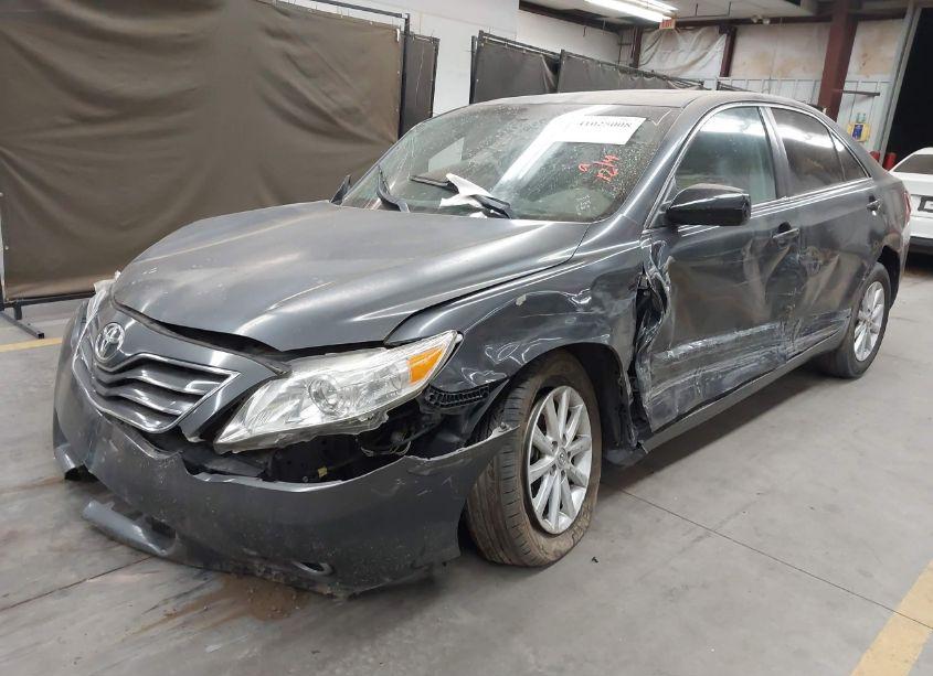 Photo 2 of 2011 Toyota Camry XLE (VIN 4T1BF3EK1BU225604)