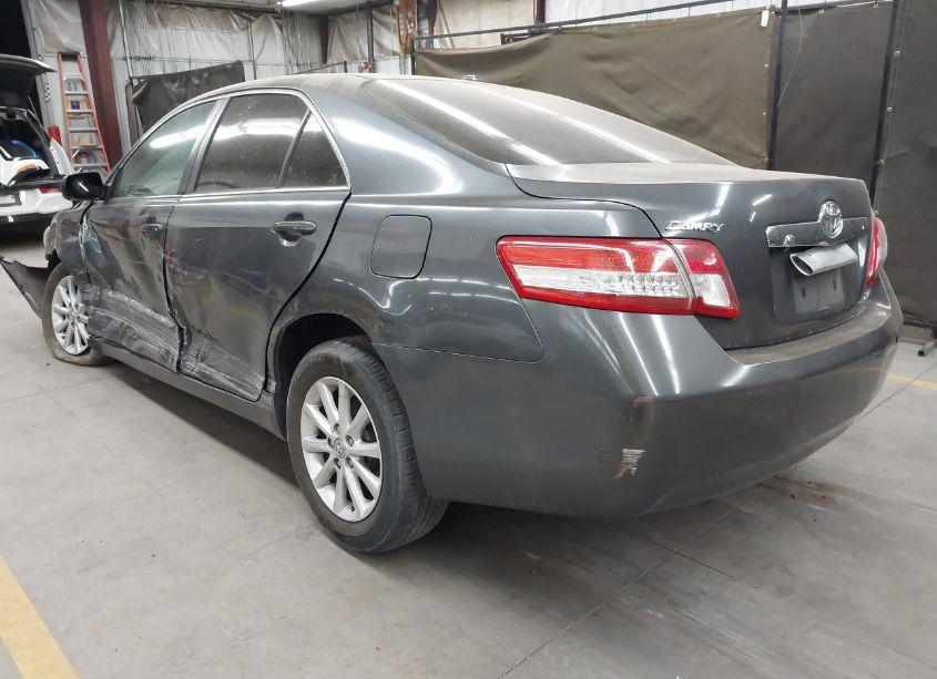 Photo 3 of 2011 Toyota Camry XLE (VIN 4T1BF3EK1BU225604)
