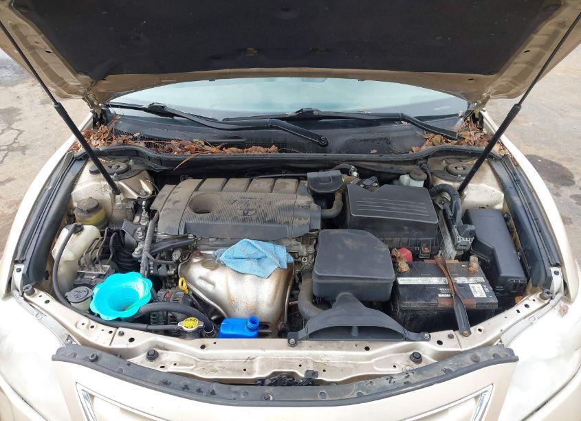 Photo 10 of 2011 Toyota Camry LE (VIN 4T1BF3EK1BU226901)