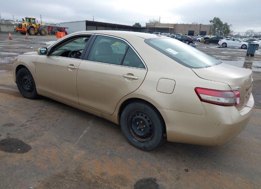 Photo 3 of 2011 Toyota Camry LE (VIN 4T1BF3EK1BU226901)