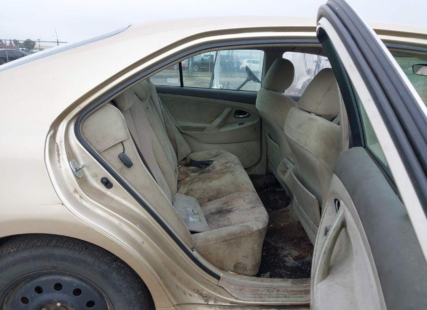 Photo 8 of 2011 Toyota Camry LE (VIN 4T1BF3EK1BU226901)