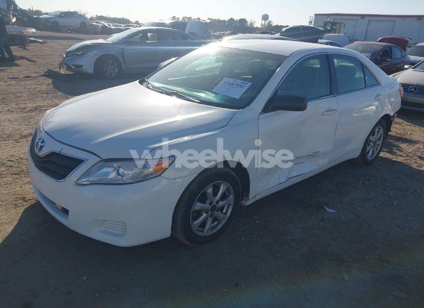 Photo 2 of 2011 Toyota Camry LE (VIN 4T1BF3EK1BU584189)