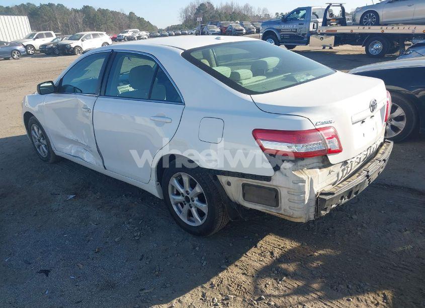 Photo 3 of 2011 Toyota Camry LE (VIN 4T1BF3EK1BU584189)