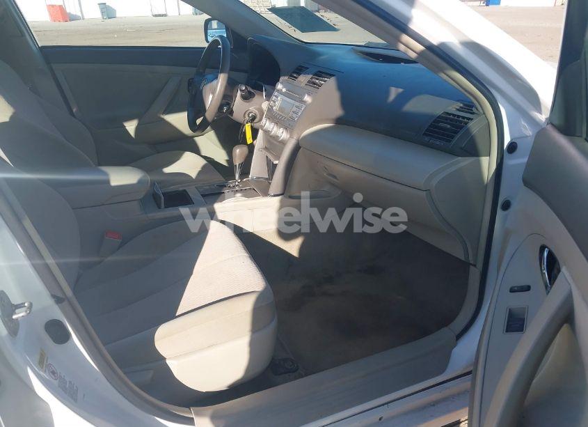 Photo 5 of 2011 Toyota Camry LE (VIN 4T1BF3EK1BU584189)