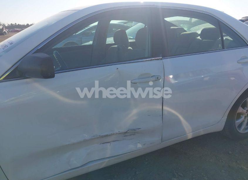 Photo 6 of 2011 Toyota Camry LE (VIN 4T1BF3EK1BU584189)