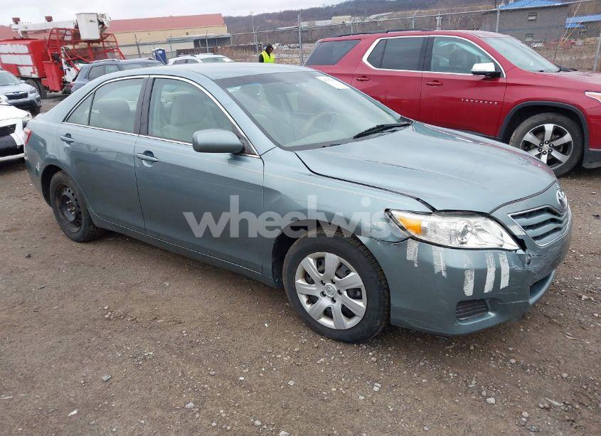 2011 Toyota Camry LE (VIN 4T1BF3EK1BU596388) main photo