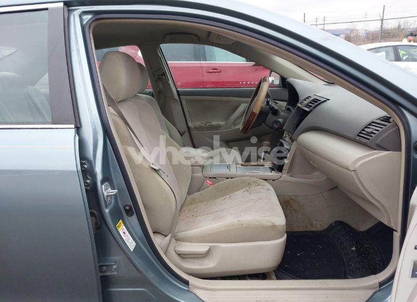 Photo 5 of 2011 Toyota Camry LE (VIN 4T1BF3EK1BU596388)