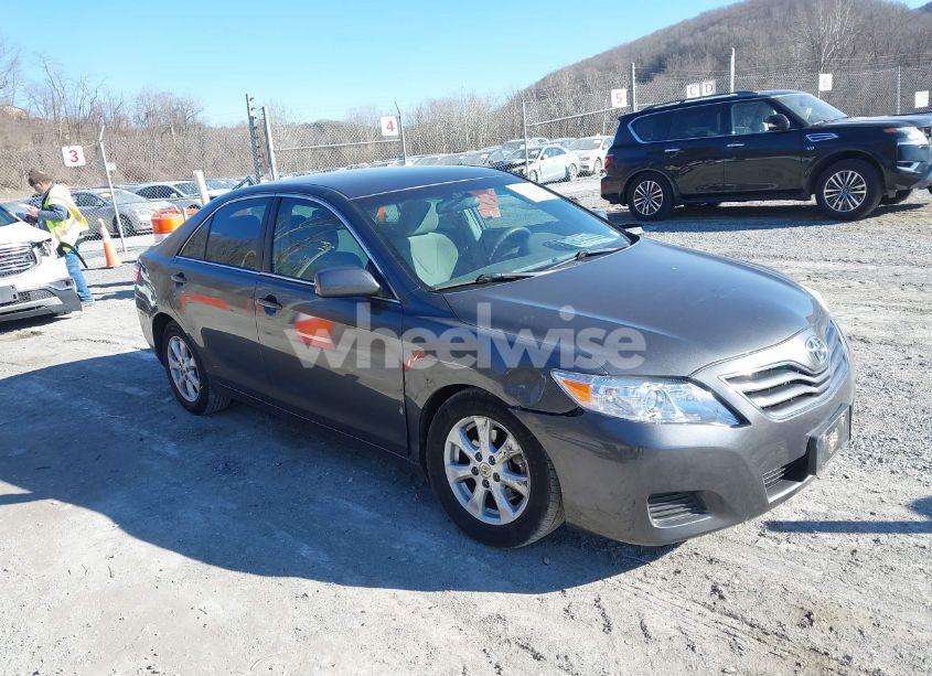 2011 Toyota Camry LE (VIN 4T1BF3EK1BU605171) main photo