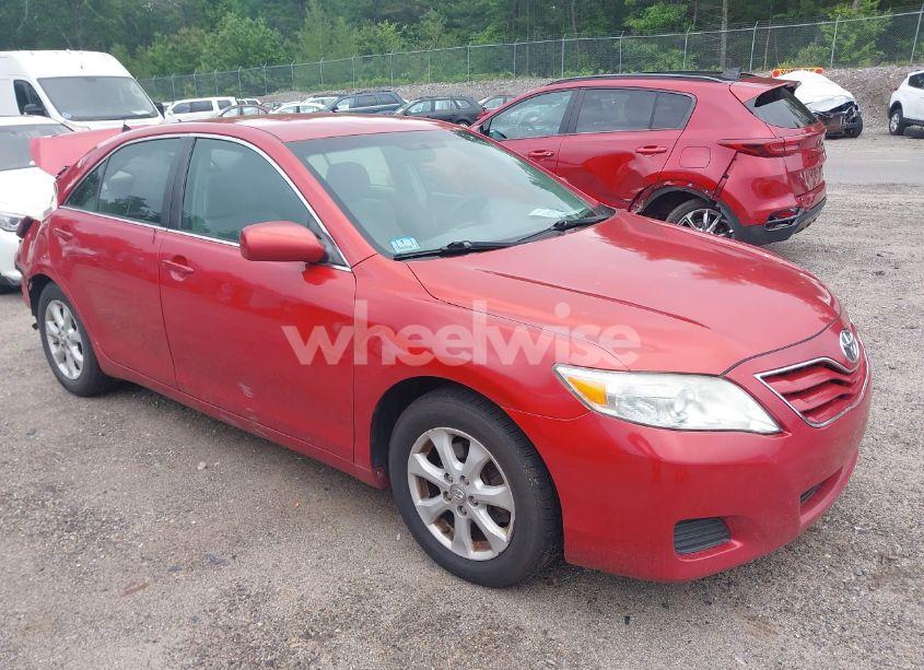 2011 Toyota Camry LE (VIN 4T1BF3EK1BU612637) main photo
