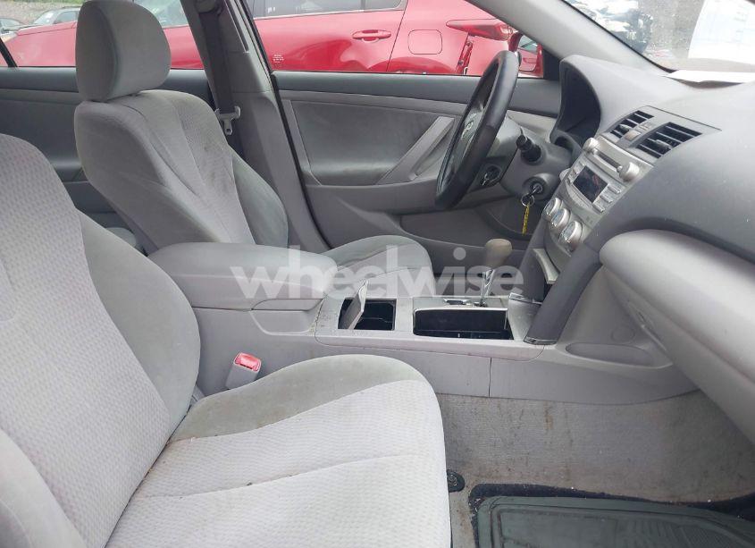 Photo 5 of 2011 Toyota Camry LE (VIN 4T1BF3EK1BU612637)