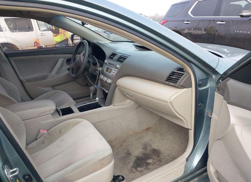 Photo 5 of 2011 Toyota Camry LE (VIN 4T1BF3EK1BU620074)